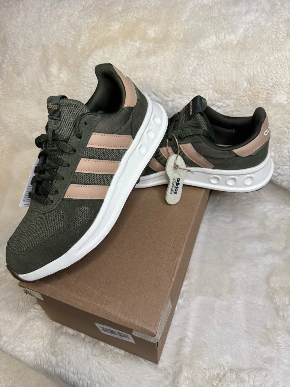 New in replacement box- Adidas cloud foam shoes size 8 men